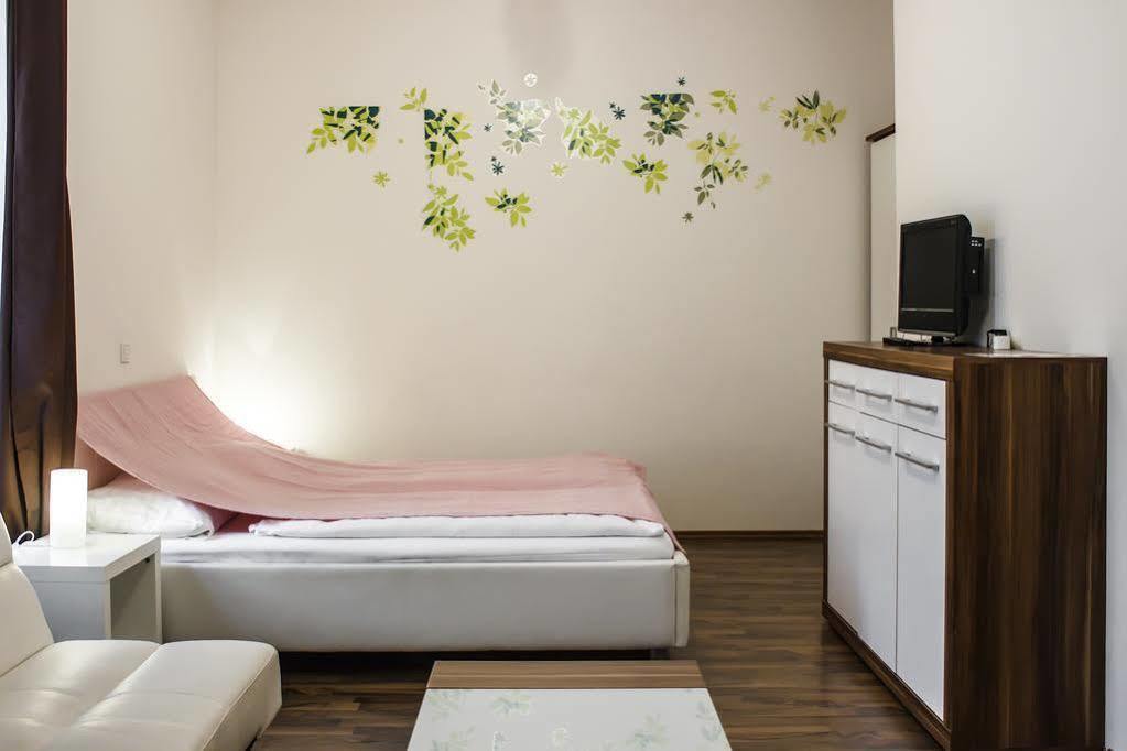 Grand Central Station Apartments I Contactless Check-In Wien Exteriör bild