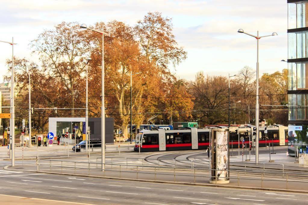 Grand Central Station Apartments I Contactless Check-In Wien Exteriör bild